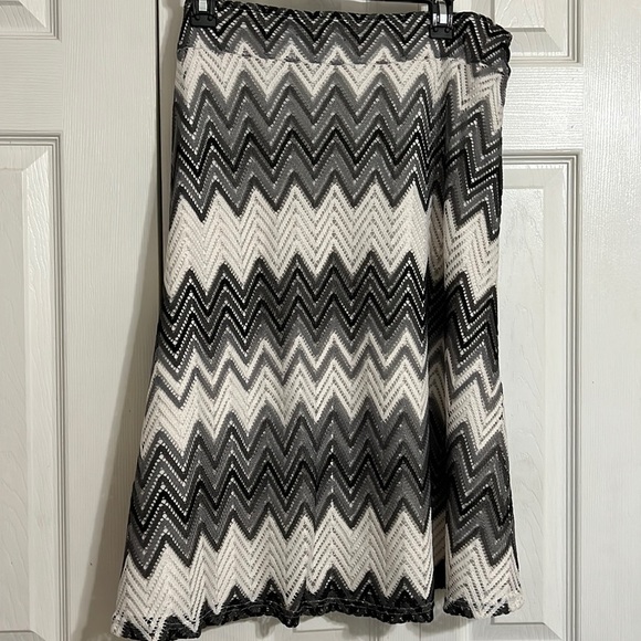 Zac & Rachel ZigZag Skirt XL - Picture 2 of 5